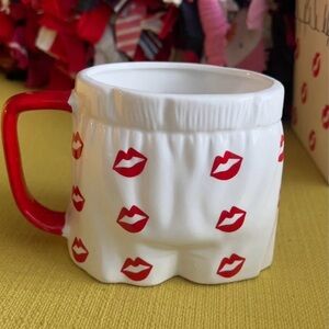 New in box kisses boxer shorts mug